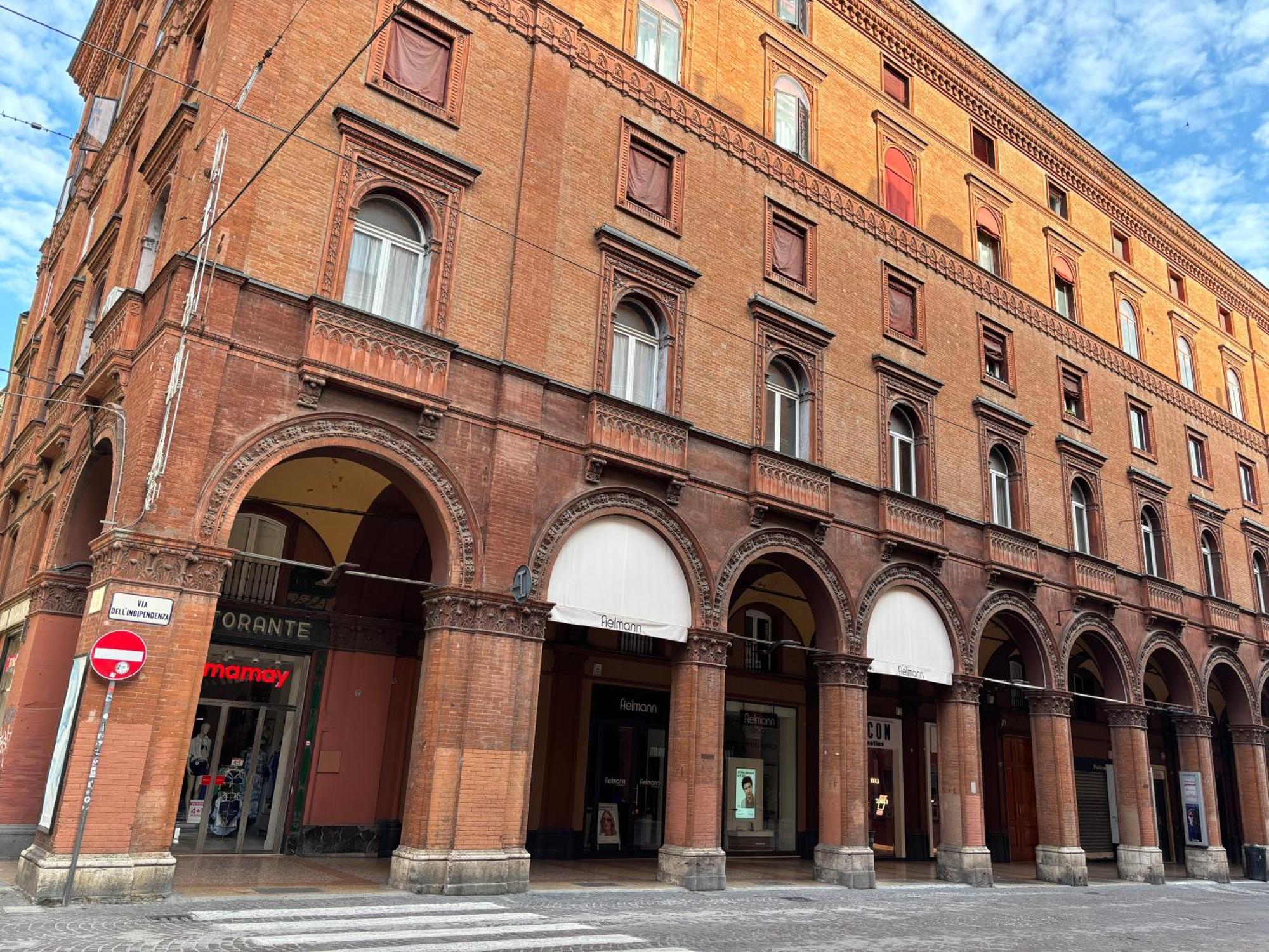Indipendenza 24 Panzió Bologna Kültér fotó